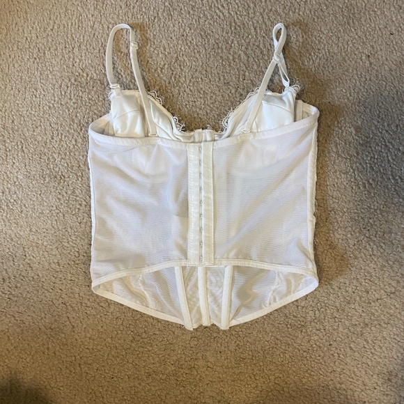 Garage Corset - Picture 3 of 5